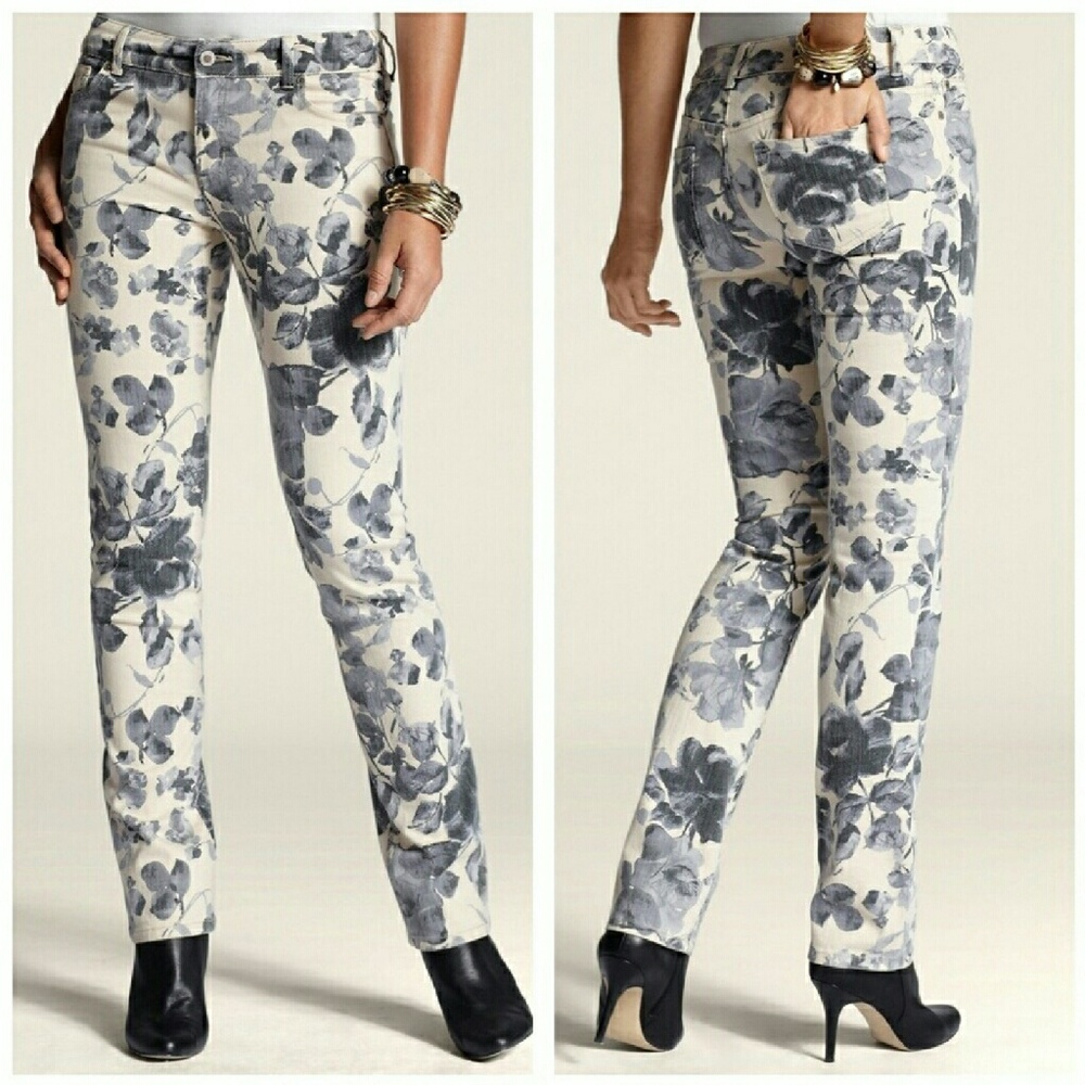 🌎 Chico's floral denim jeans
